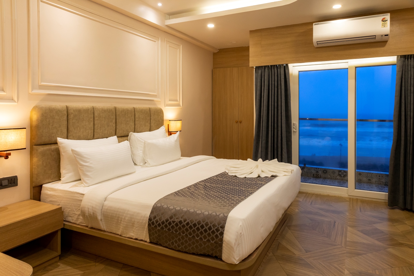 PREMIUM SEA VIEW ROOM (3)